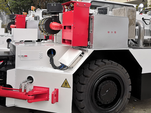 煤礦井下防爆無軌膠輪車自動(dòng)滅火裝置